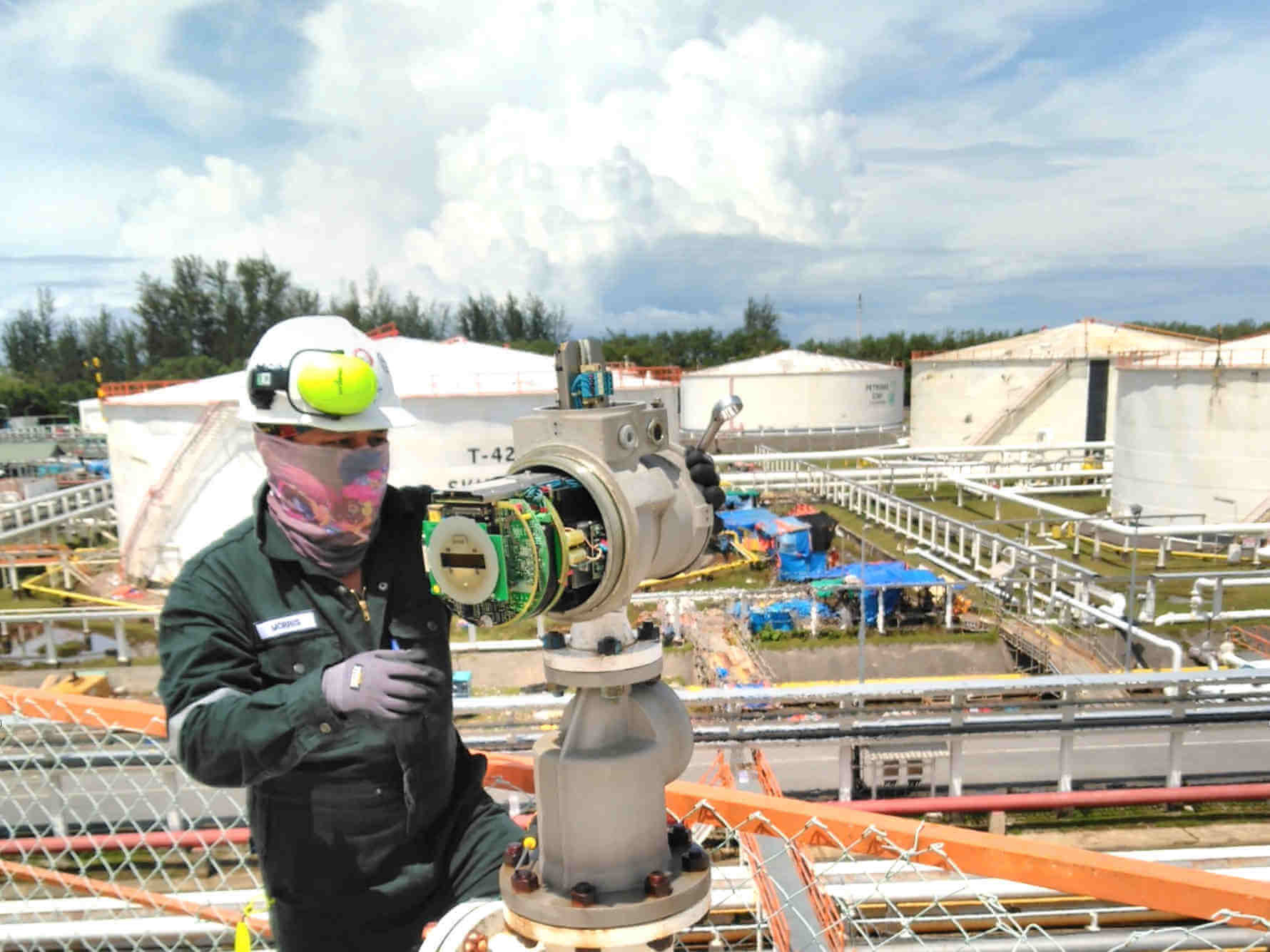 Blasting and painting operations on offshore structure