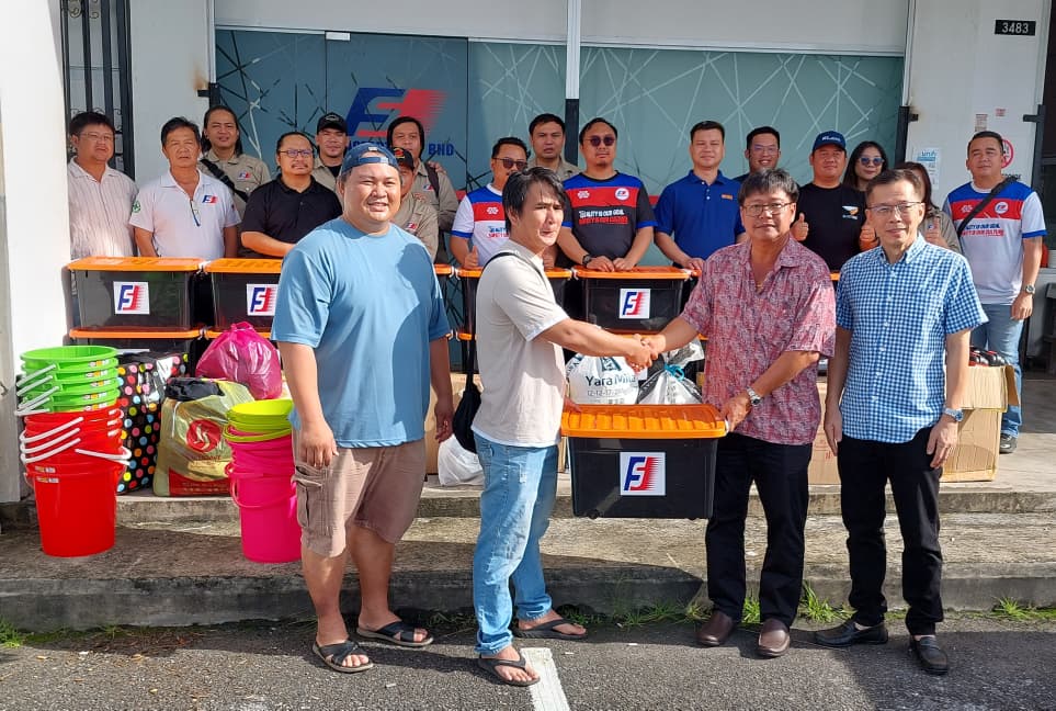 Handover of Fastart relief supplies for the Long Loyang fire victims